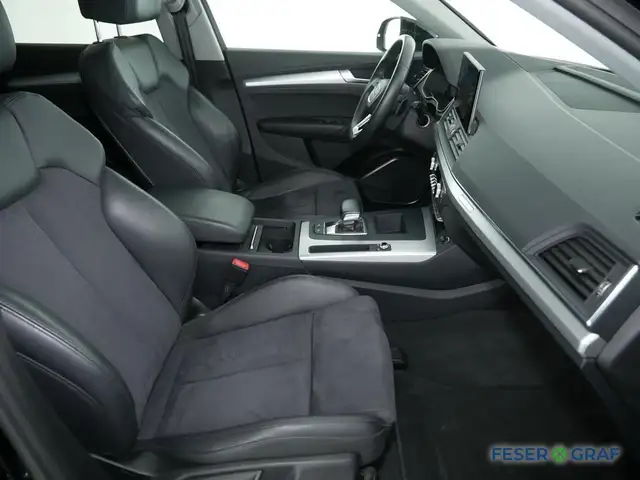 Audi Q5 view 6