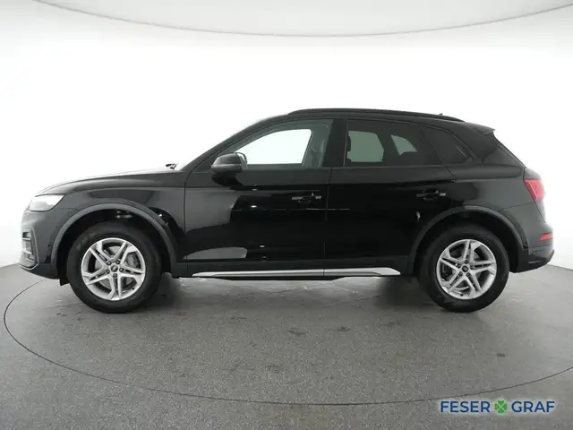 Audi Q5 view 14
