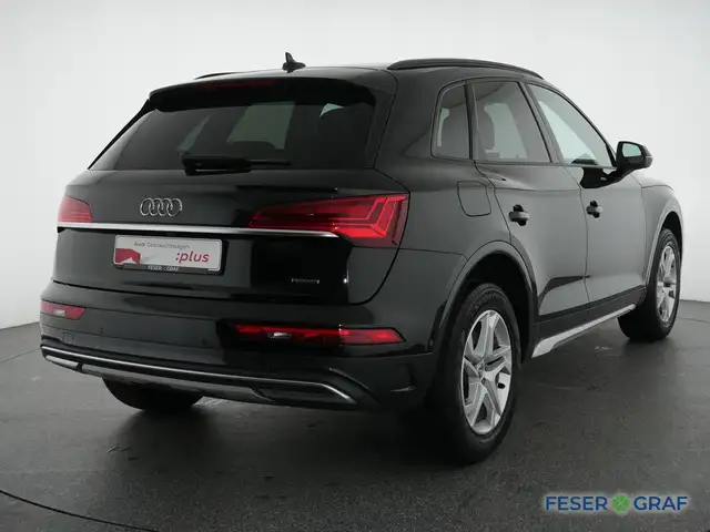 Audi Q5 view 4