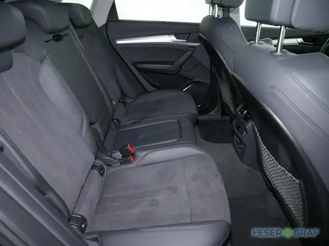 Audi Q5 view 7