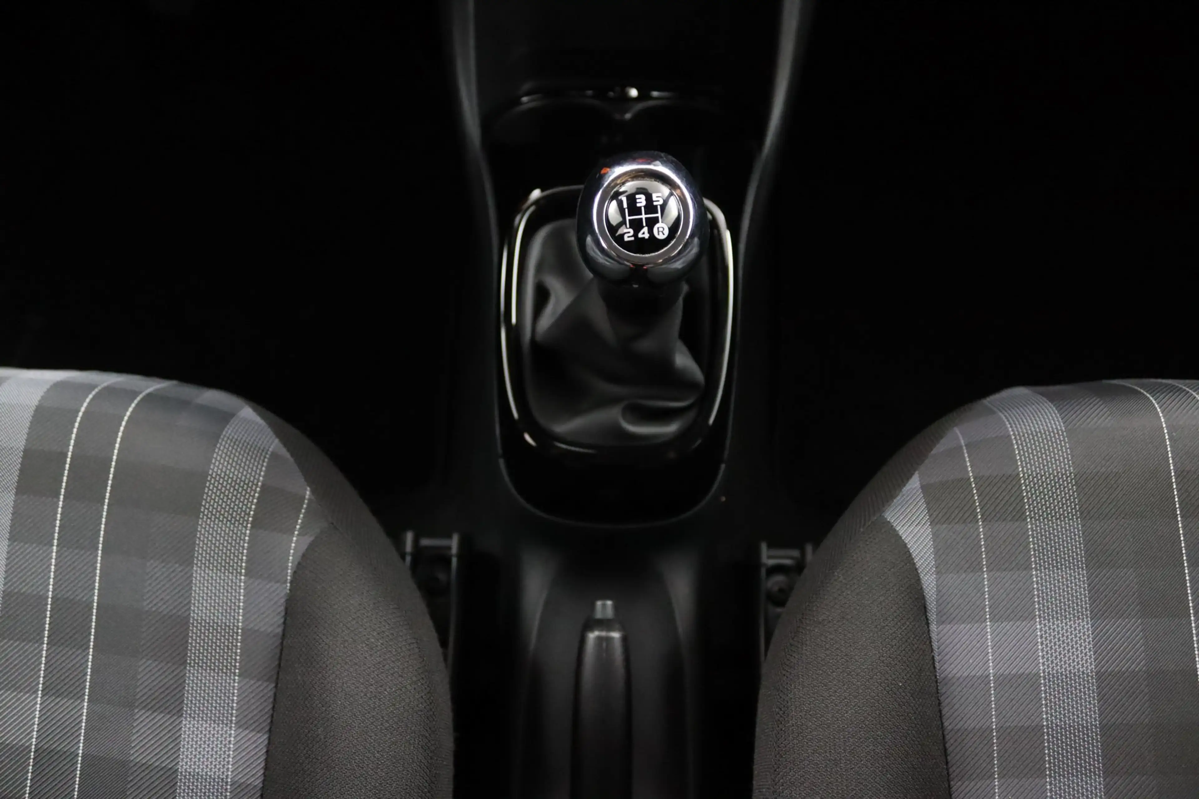 Peugeot 108 1.0 e-VTi Allure | Climate Control | CarPlay/Andro — photo 33