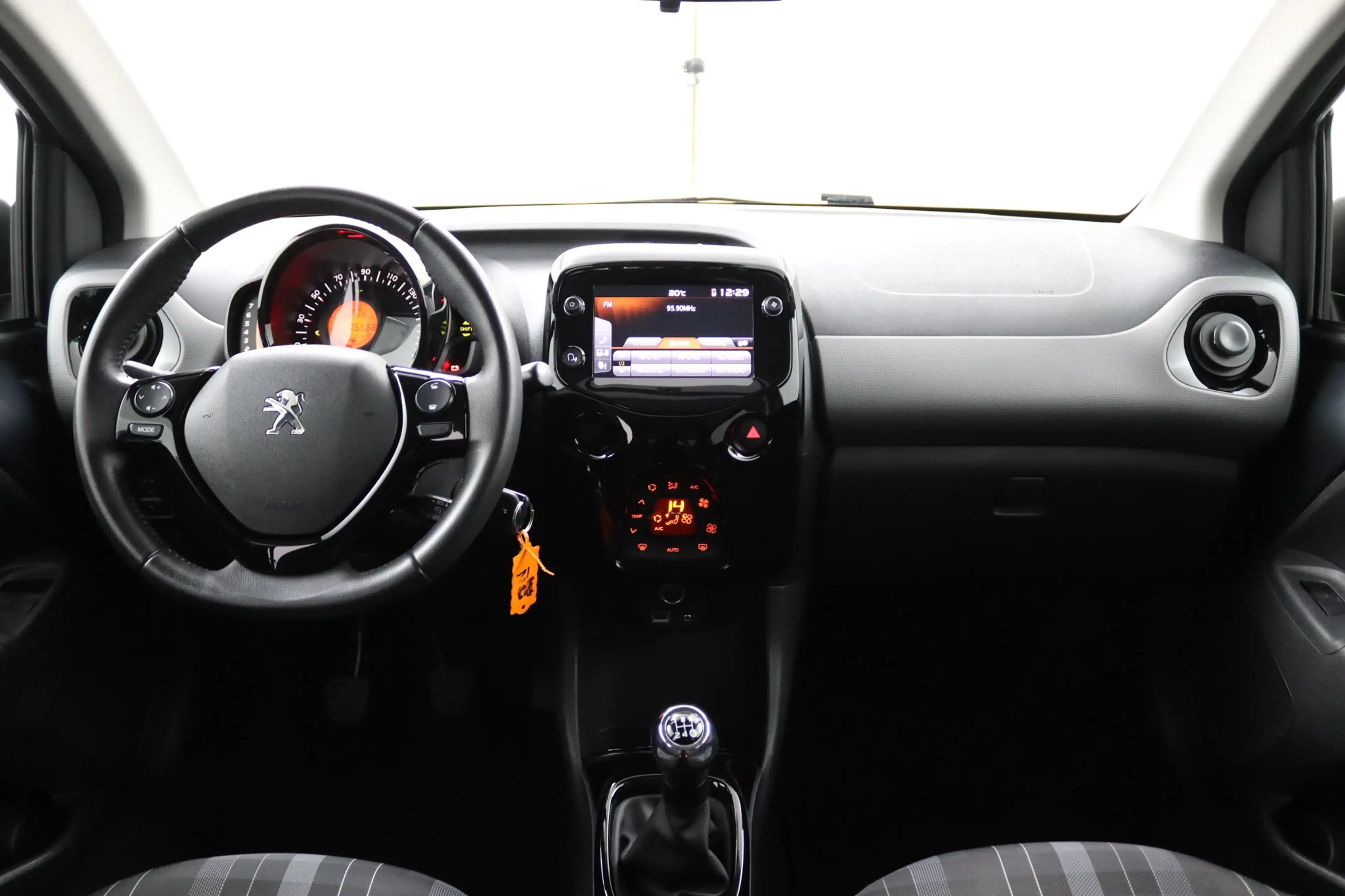Peugeot 108 1.0 e-VTi Allure | Climate Control | CarPlay/Andro — photo 4