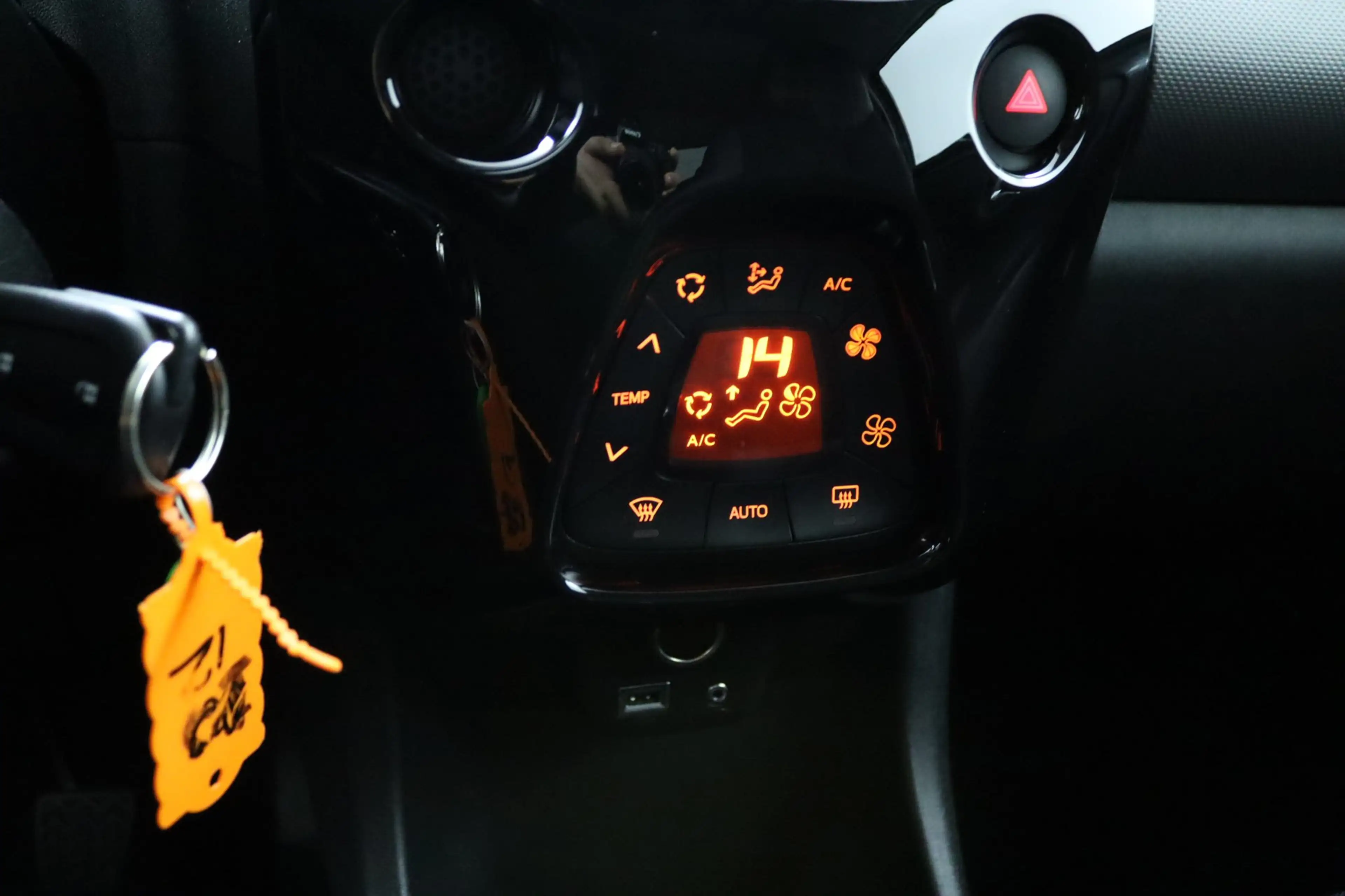 Peugeot 108 1.0 e-VTi Allure | Climate Control | CarPlay/Andro — photo 8