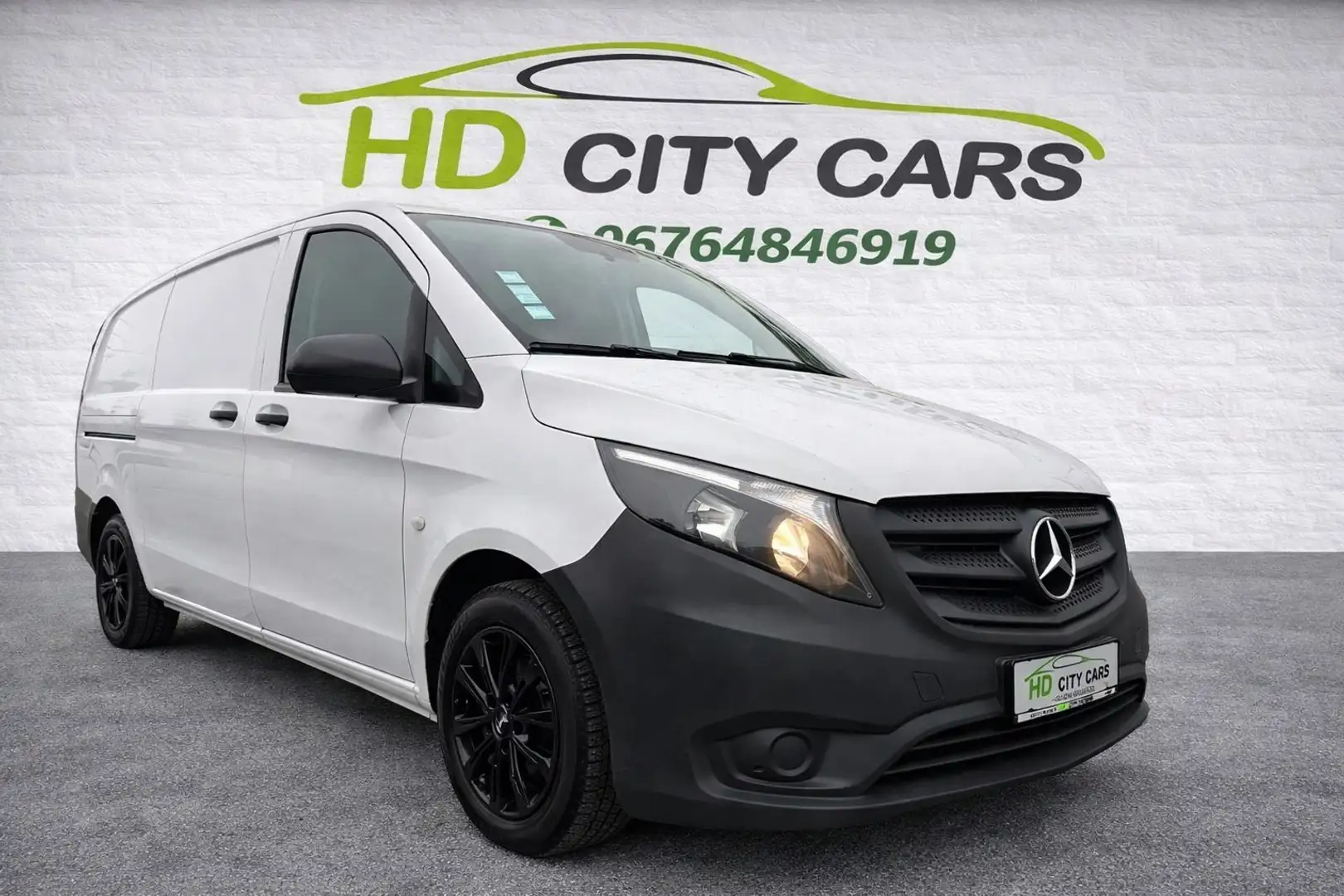 Mercedes-Benz Vito Tourer Worker 114 BlueTEC lang Aut. ERSTBESITZ!! Weiß - 1