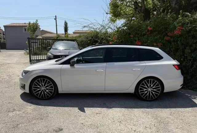 Seat Leon Leon view 2