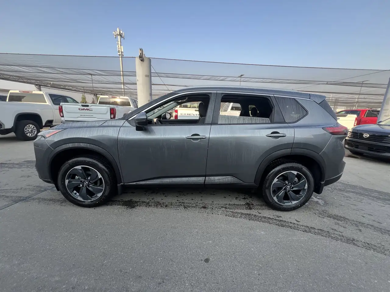 Nissan Rogue снимка Nissan Rogue