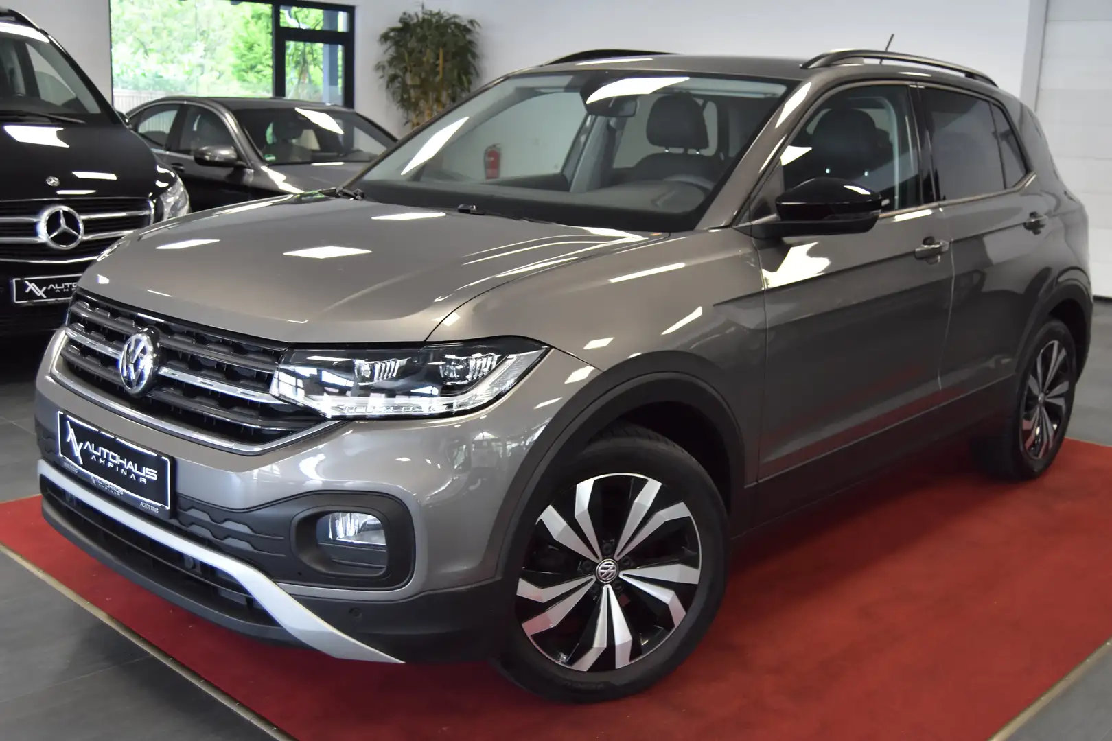 Volkswagen T-Cross Life~LED~SPURHALTEAS.~NAVI~KLIMAA.~BLUETOOTH Gris - 1