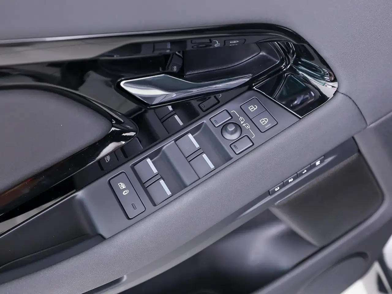 Land Rover Range Rover Evoque 2026 — фото 12