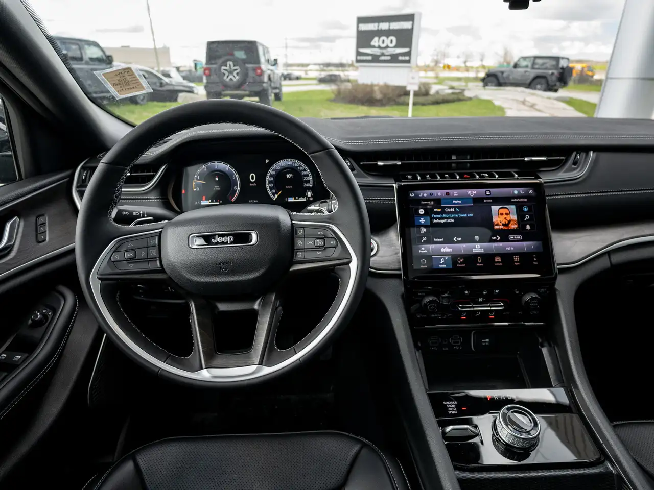 Jeep Grand Cherokee снимка Jeep Grand Cherokee