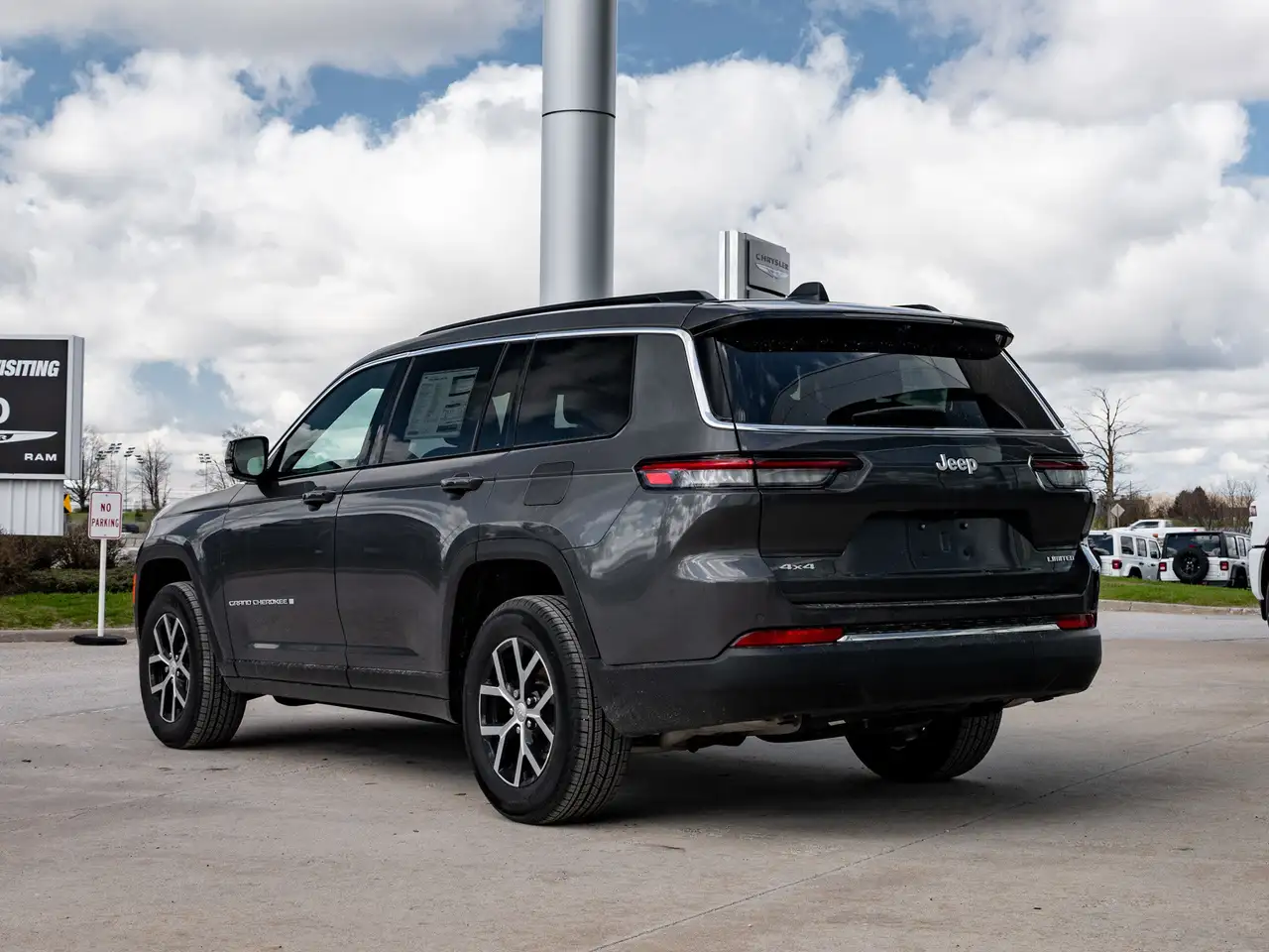 Jeep Grand Cherokee снимка Jeep Grand Cherokee