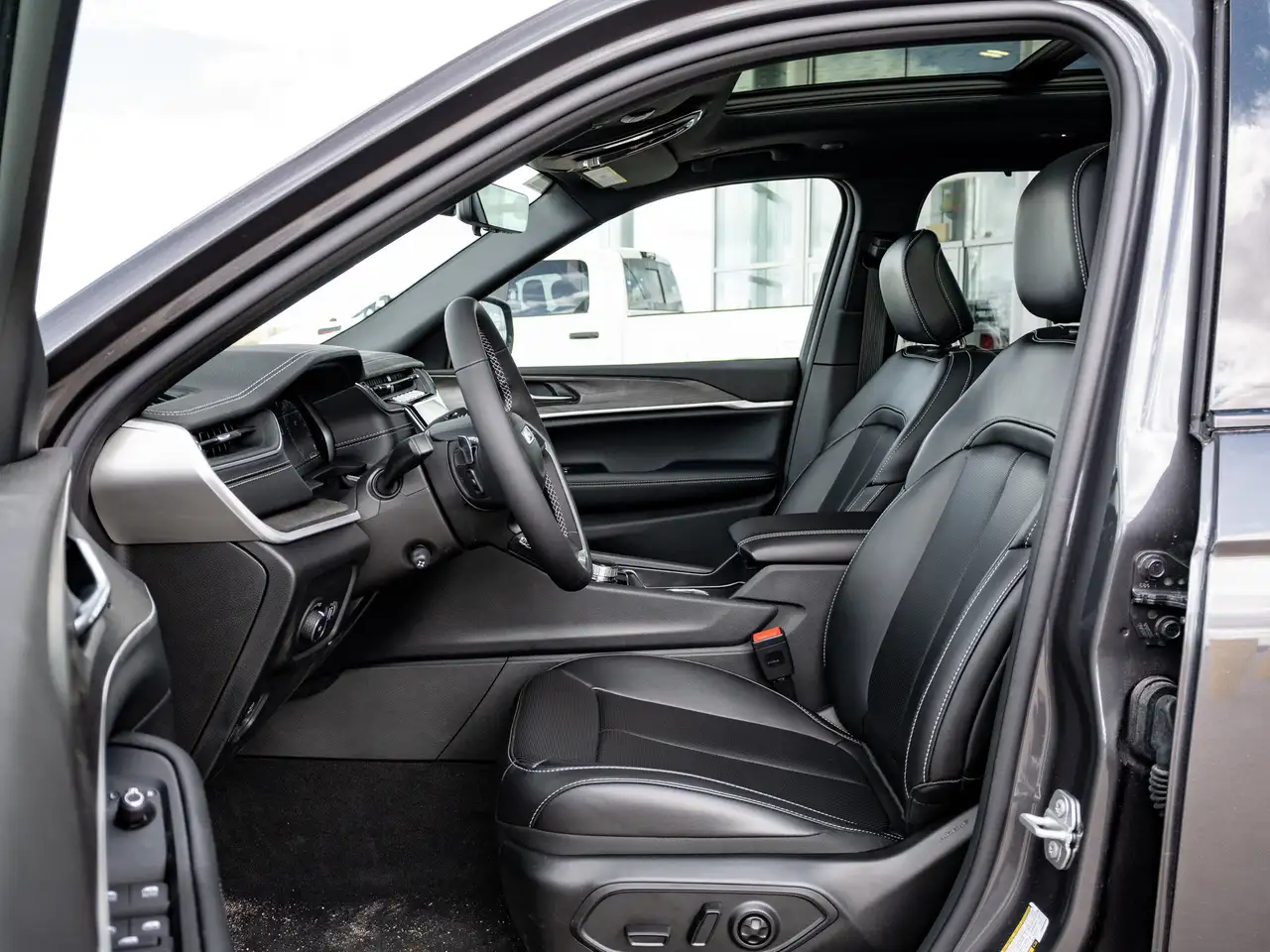 Jeep Grand Cherokee снимка Jeep Grand Cherokee