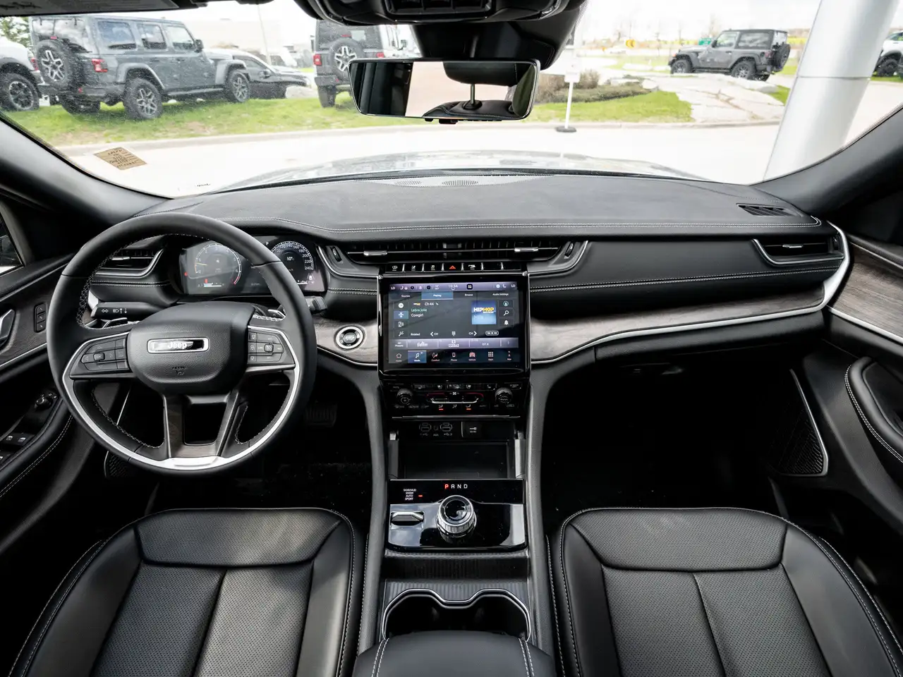 Jeep Grand Cherokee снимка Jeep Grand Cherokee