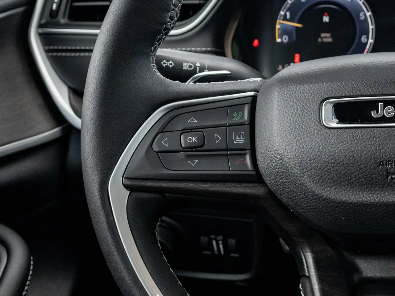 Jeep Grand Cherokee снимка Jeep Grand Cherokee