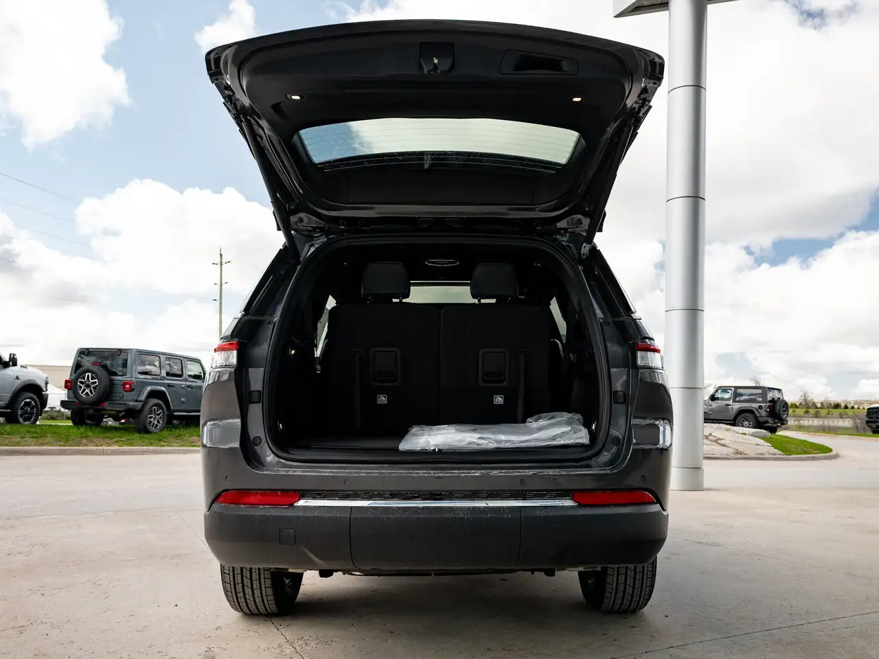 Jeep Grand Cherokee снимка Jeep Grand Cherokee