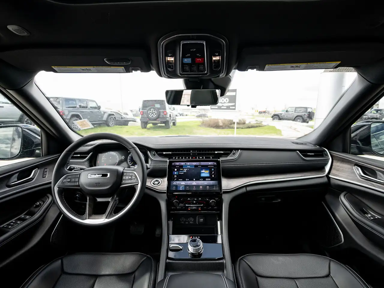 Jeep Grand Cherokee снимка Jeep Grand Cherokee