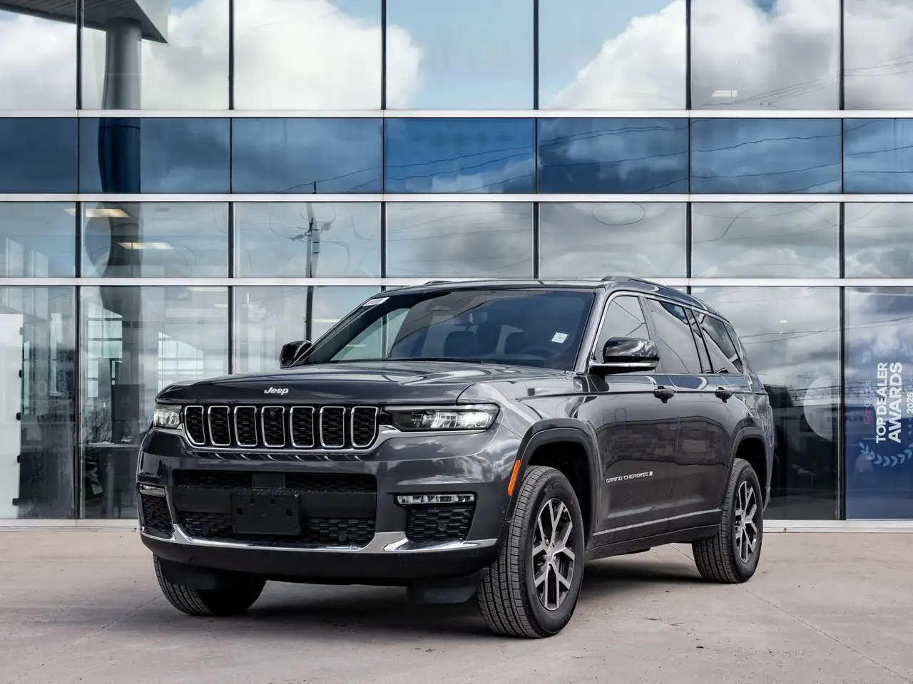 Jeep Grand Cherokee снимка Jeep Grand Cherokee