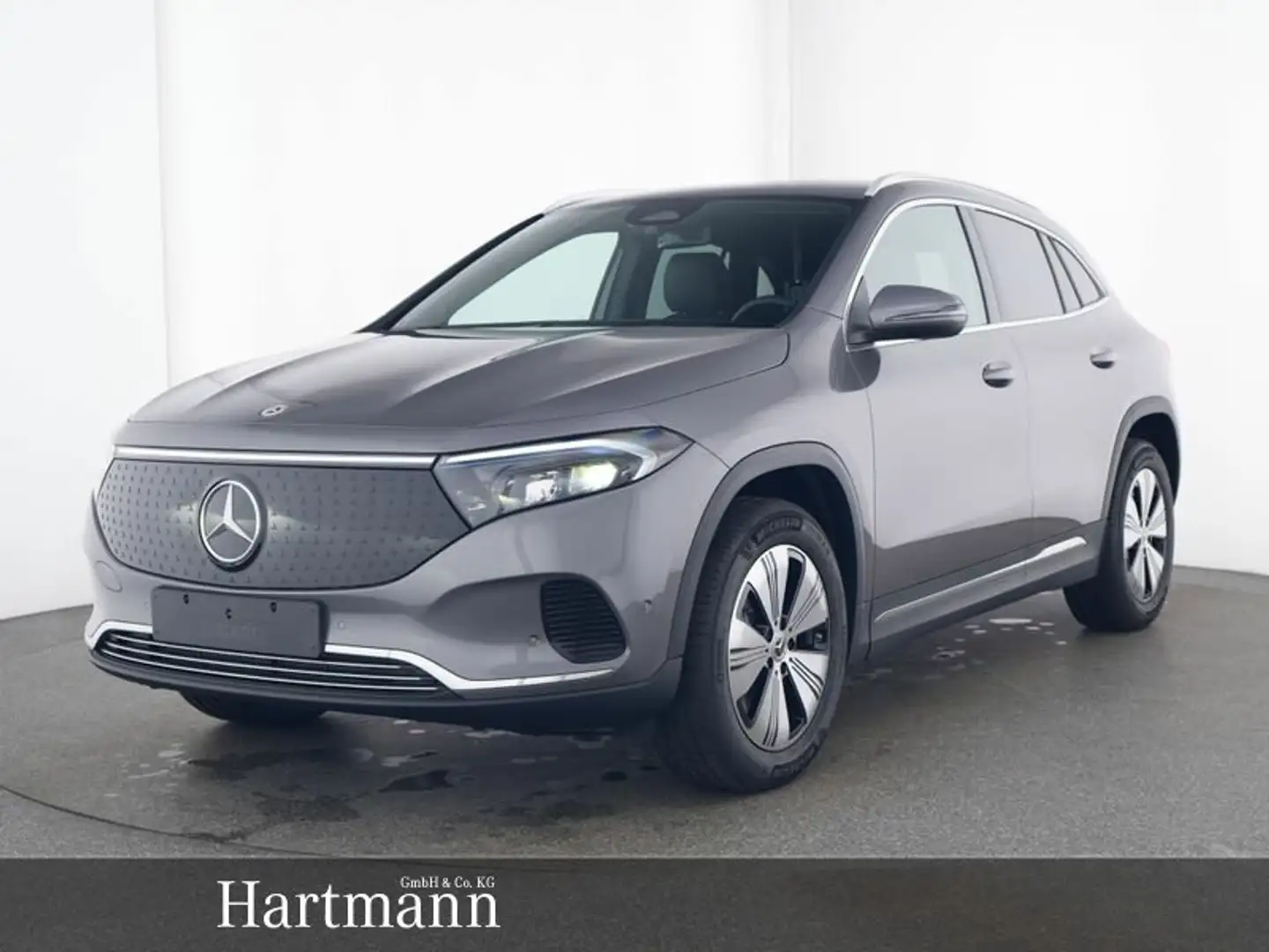 Mercedes-Benz EQA 300 EQA 300 4MATIC Advanced Distronic AHK MJ 2025 LED Grau - 1