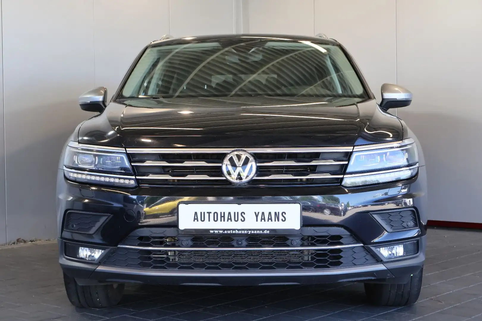 Volkswagen Tiguan Allspace 2.0 TDI High.4M HUD+AID+PANO+AHK Schwarz - 2
