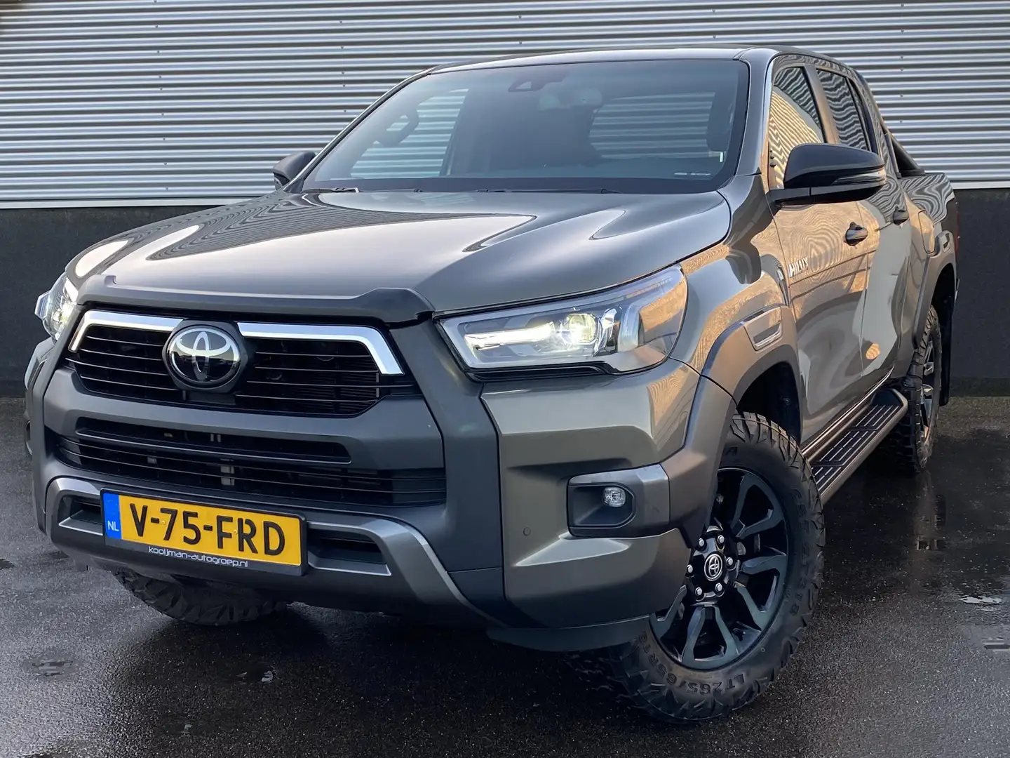 Toyota Hilux 2.8 D-4D Double Cab Invincible Automaat Nieuw gele Vert - 2