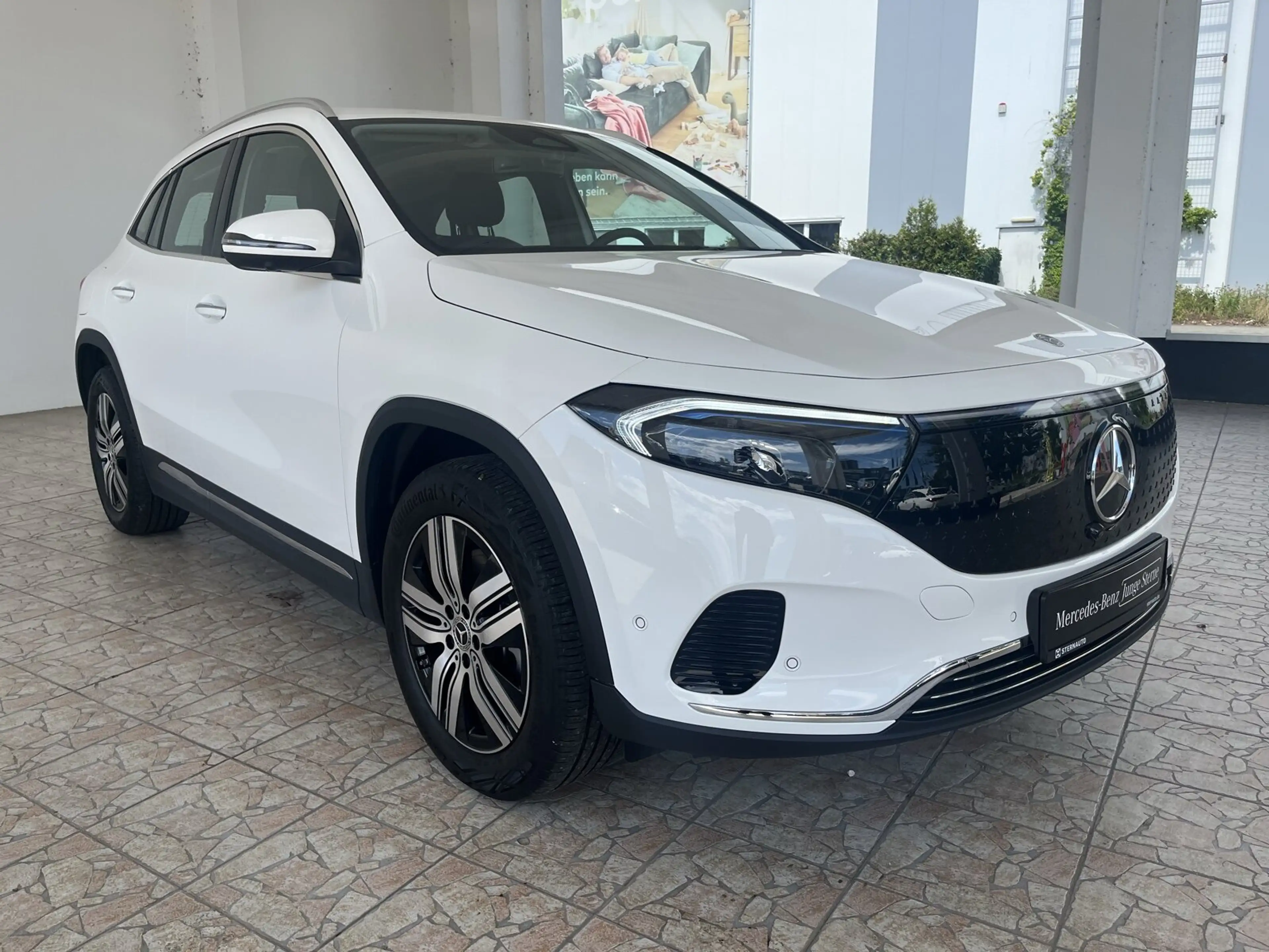 Mercedes-Benz EQA 300 EQA 300 4M Progressive/Distronic/Kamera/LED/Navi — photo 3