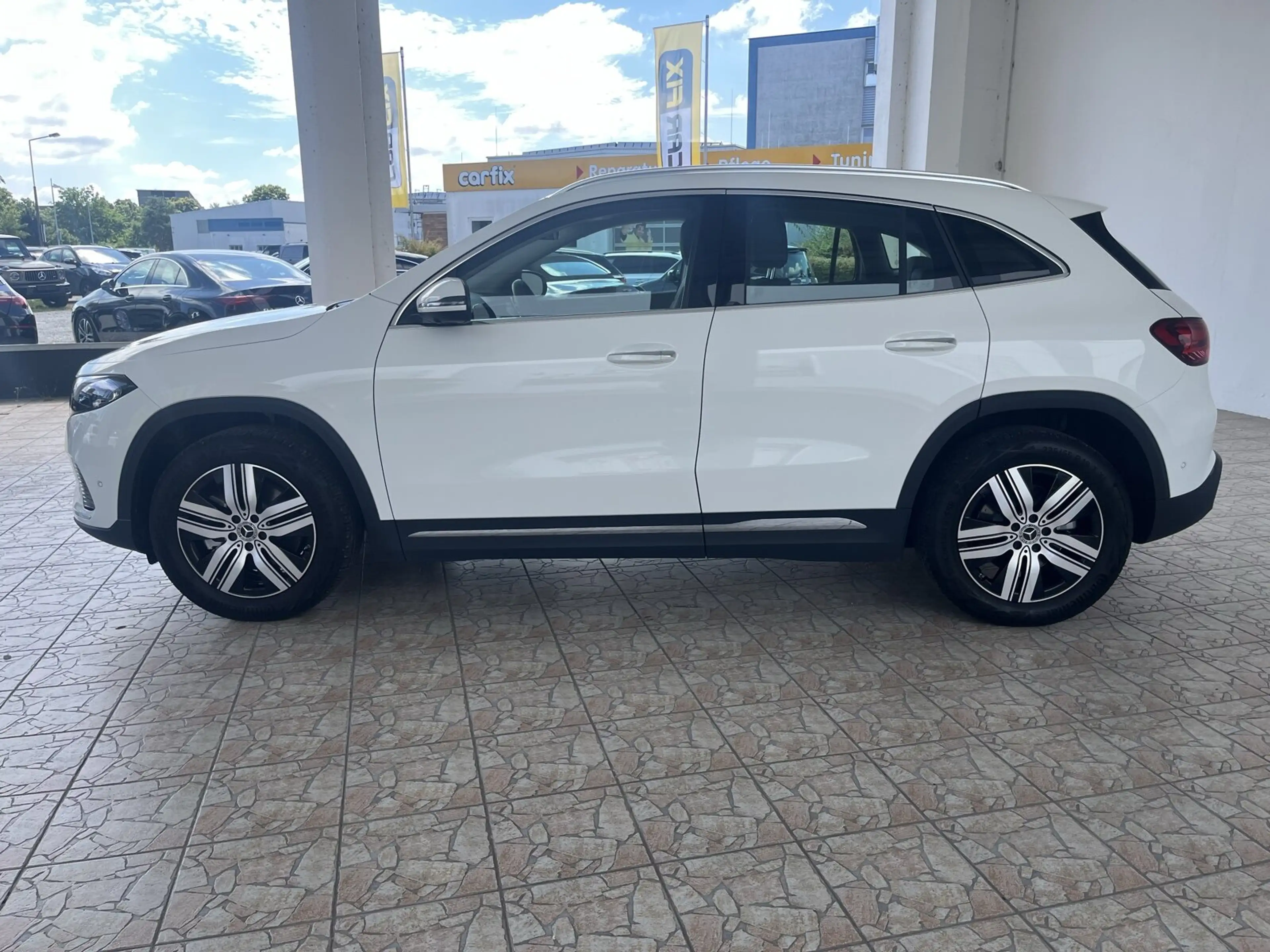 Mercedes-Benz EQA 300 EQA 300 4M Progressive/Distronic/Kamera/LED/Navi — photo 8