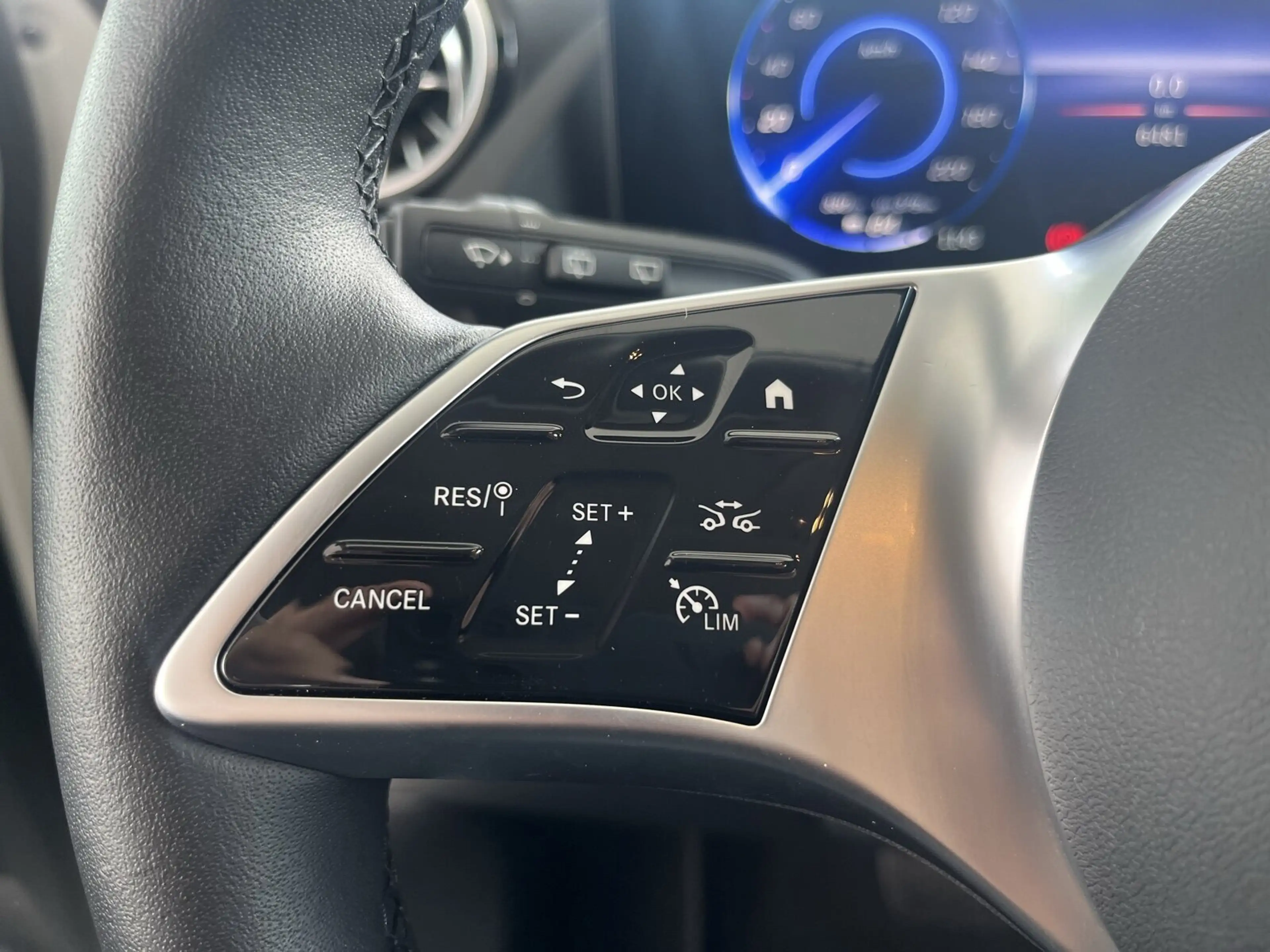 Mercedes-Benz EQA 300 EQA 300 4M Progressive/Distronic/Kamera/LED/Navi — photo 13