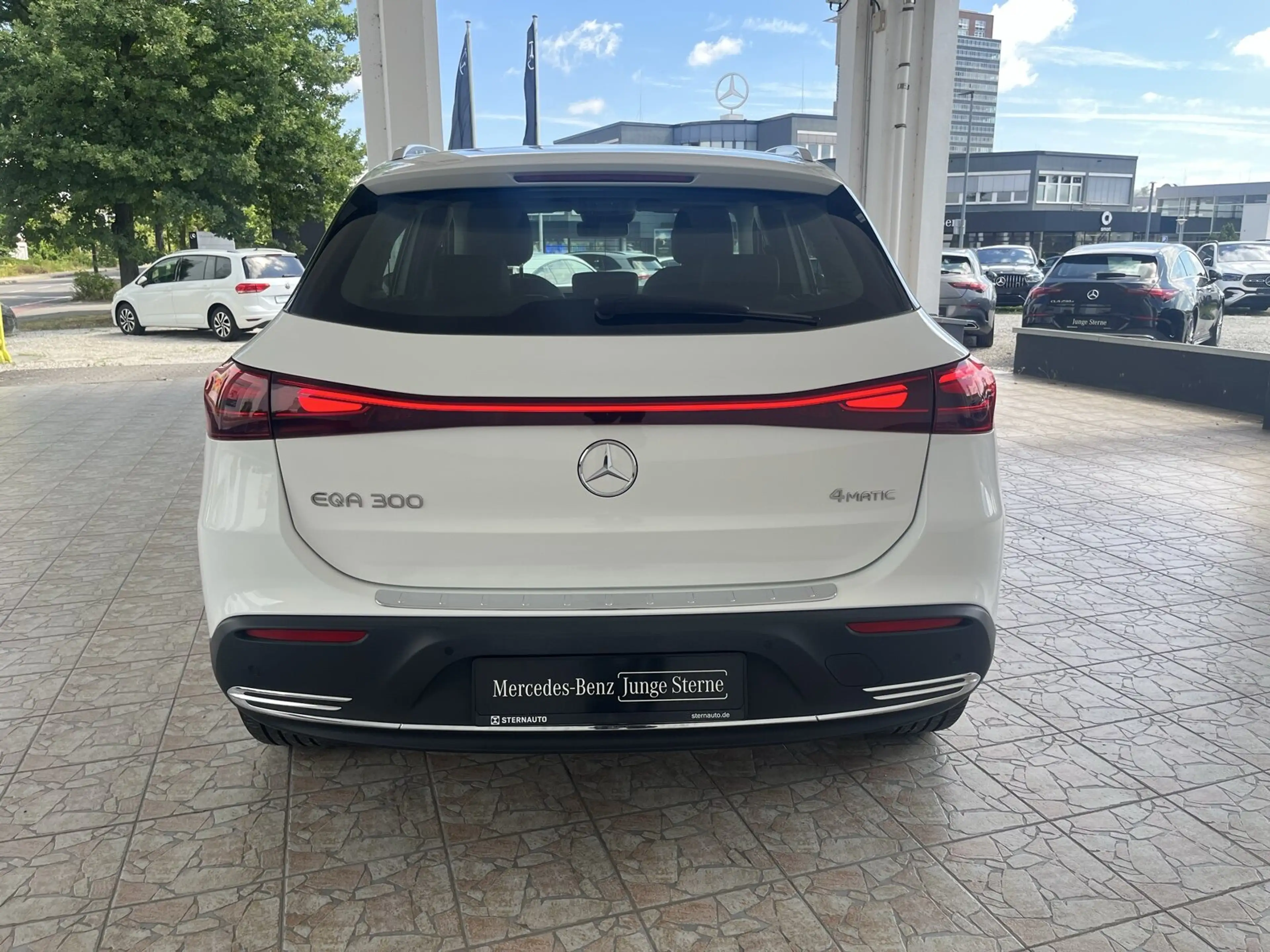 Mercedes-Benz EQA 300 EQA 300 4M Progressive/Distronic/Kamera/LED/Navi — photo 6