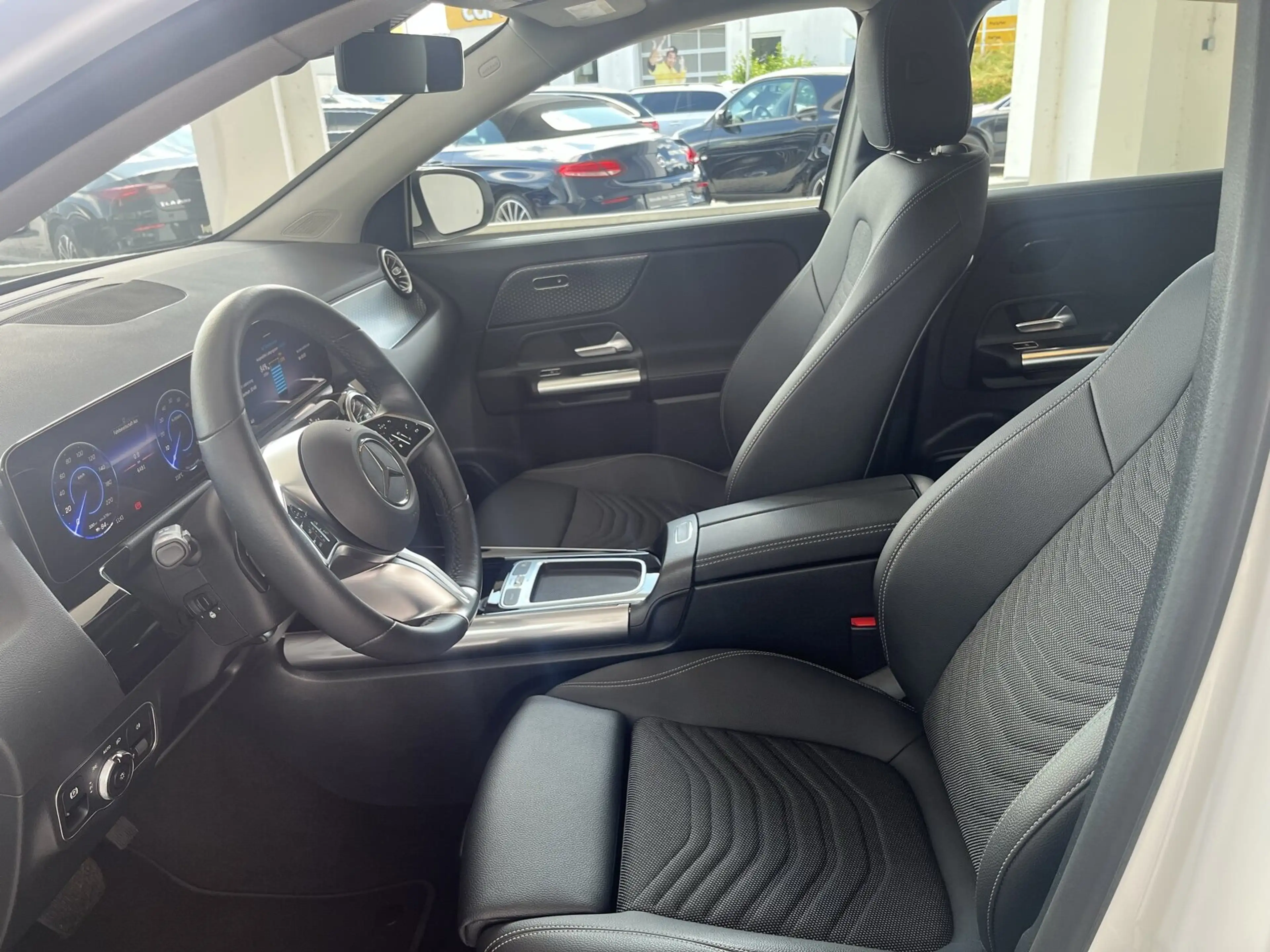 Mercedes-Benz EQA 300 EQA 300 4M Progressive/Distronic/Kamera/LED/Navi — photo 10