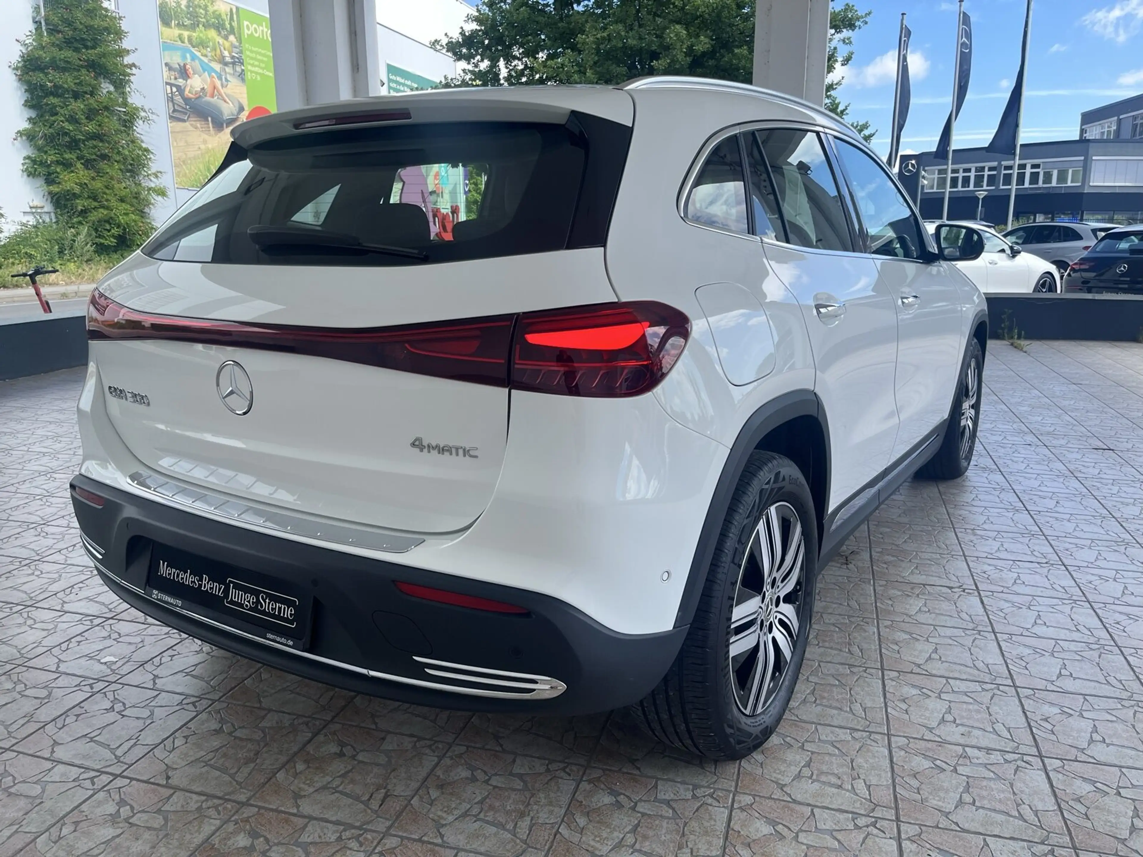 Mercedes-Benz EQA 300 EQA 300 4M Progressive/Distronic/Kamera/LED/Navi — photo 5