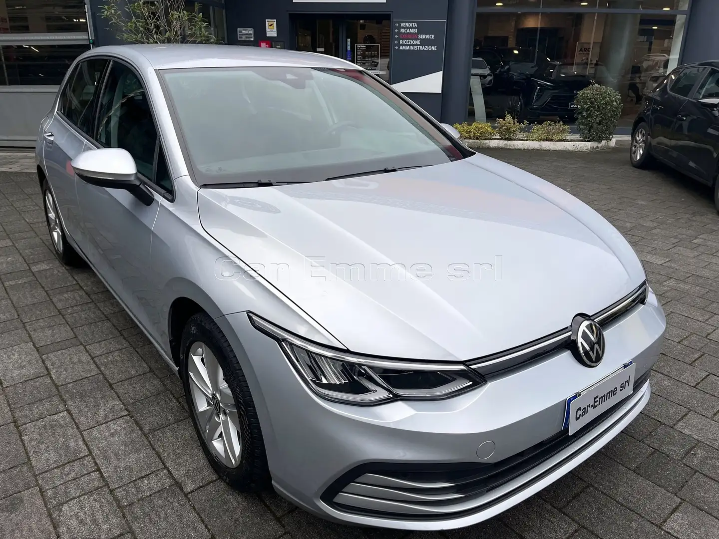 Volkswagen Golf 1.5 eTSI DSG Life Argento - 1