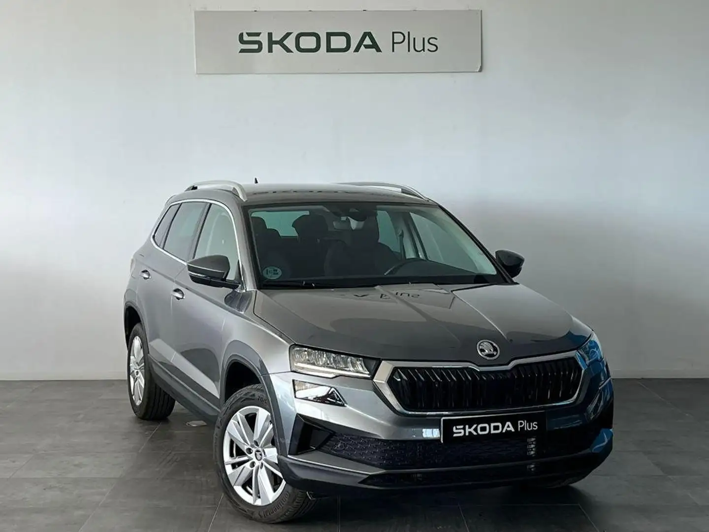 Skoda Karoq 1.5 TSI Selection ACT DSG 110KW Gris - 1