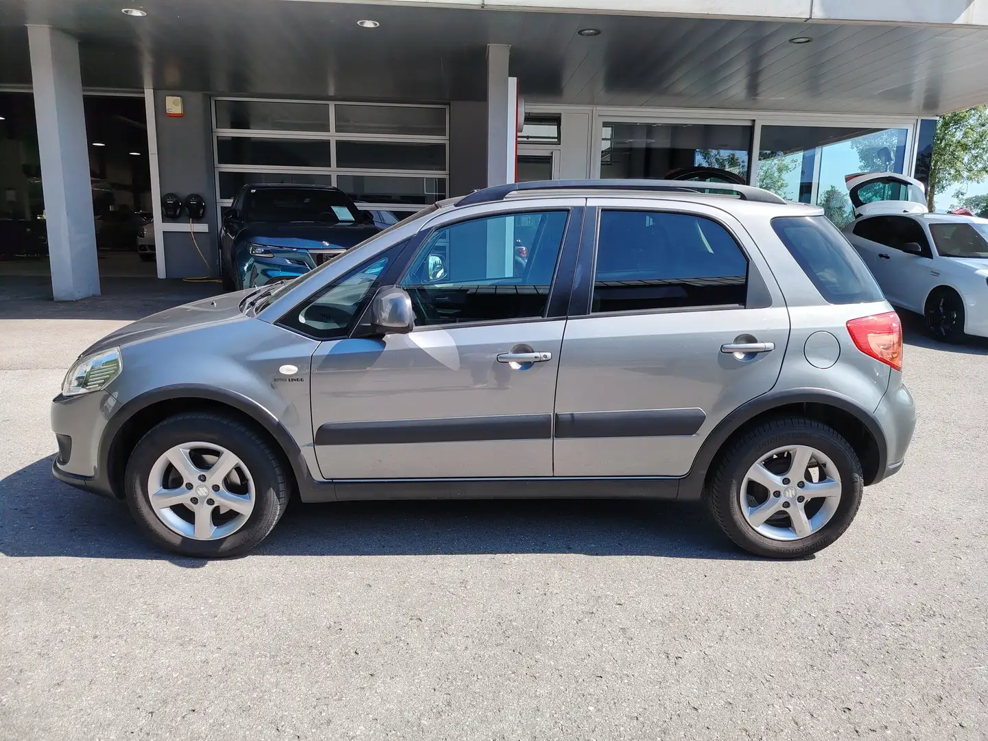 Suzuki SX4 1,6 GL 4WD deluxe Grau - 2