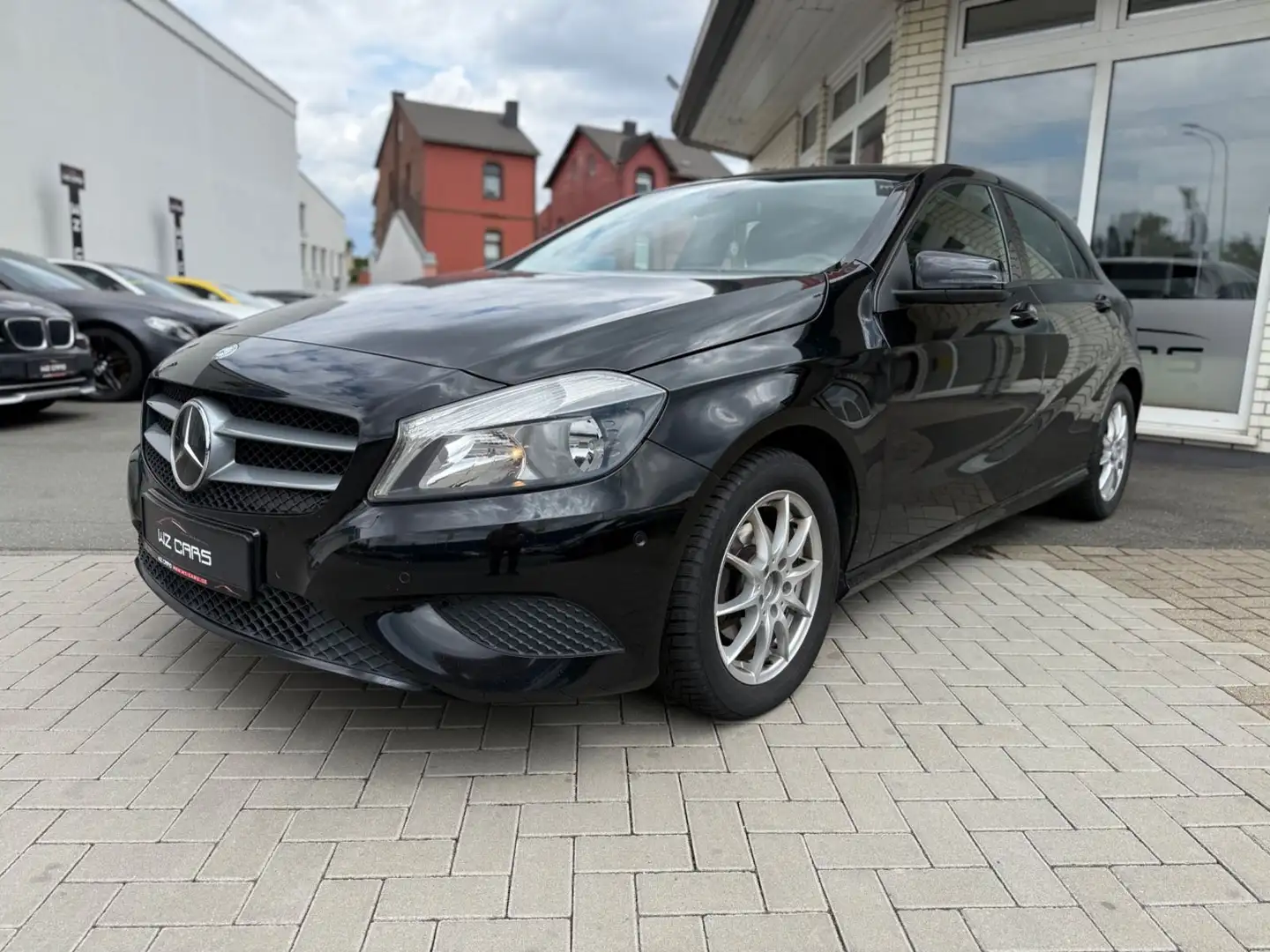 Mercedes-Benz A 180 CDI / d BlueEfficiency KLIMA PDC NAVI Schwarz - 1