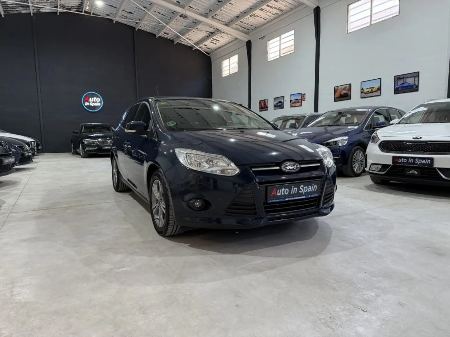 Ford Focus 1.6 TI-VCT Trend PS 125 Blau - 1