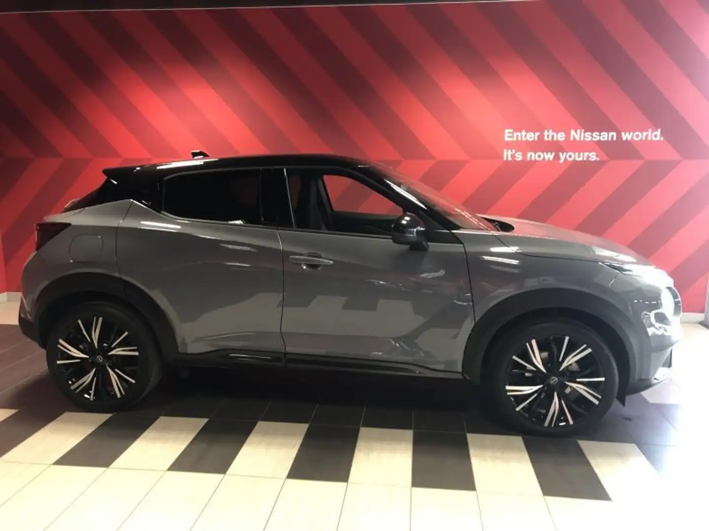 Nissan Juke N-Design Enigma Black Gris - 2