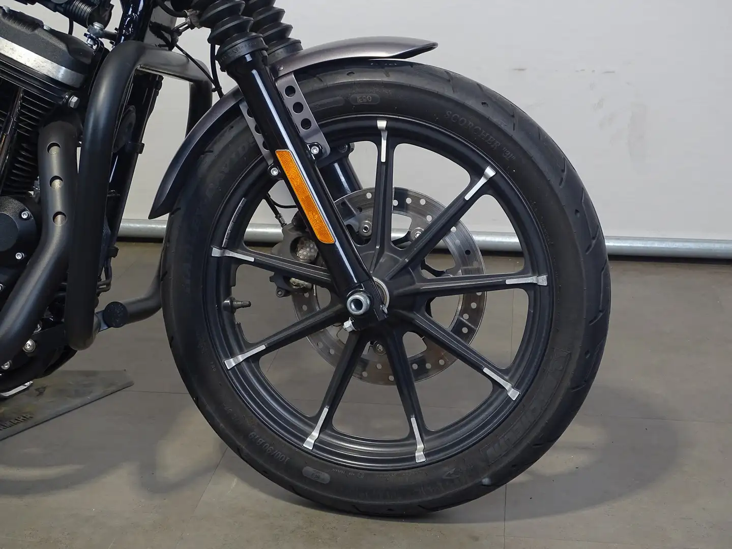 Harley-Davidson Sportster 883 IRON Zwart - 2