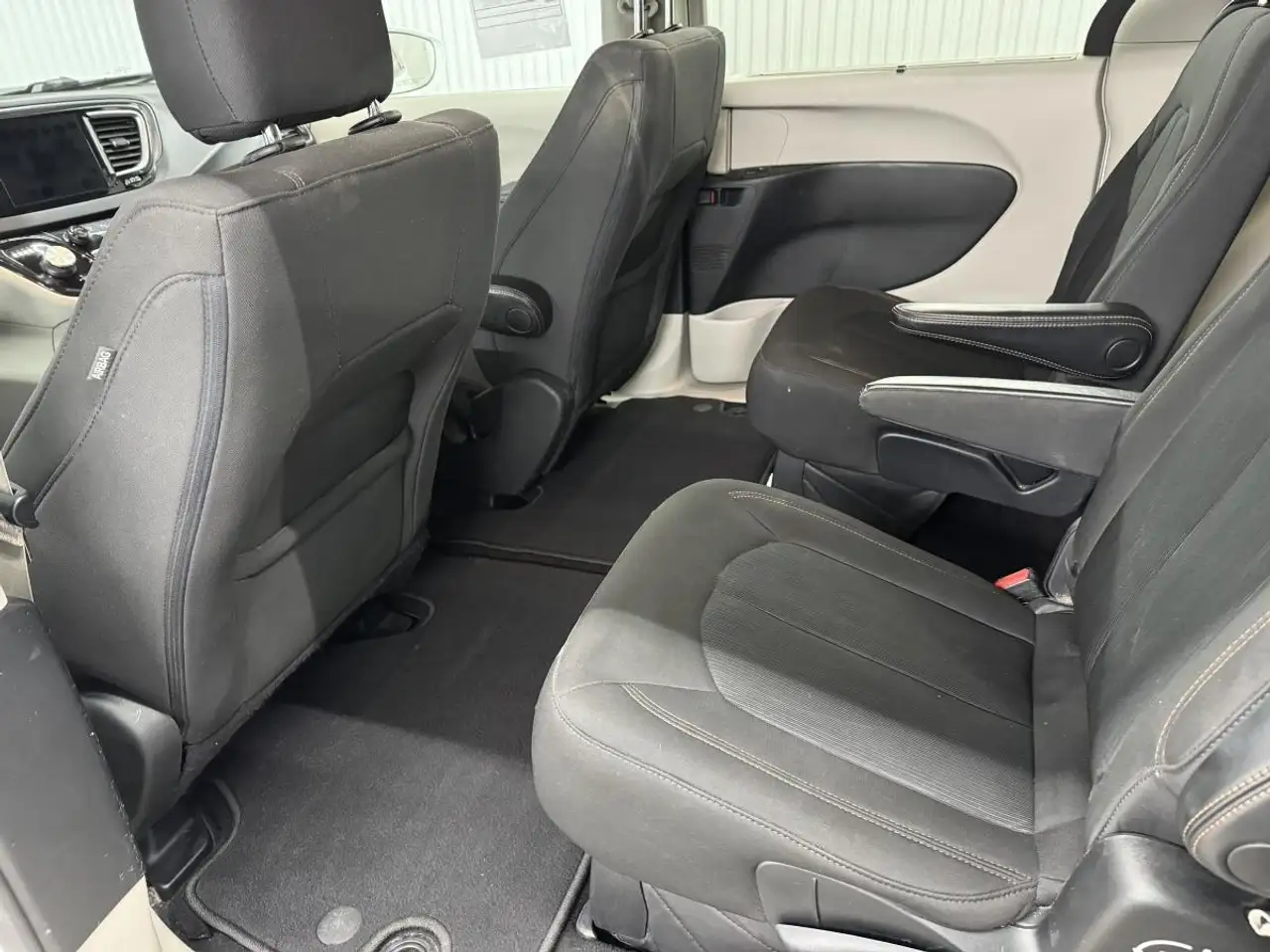 Chrysler Pacifica снимка Chrysler Pacifica