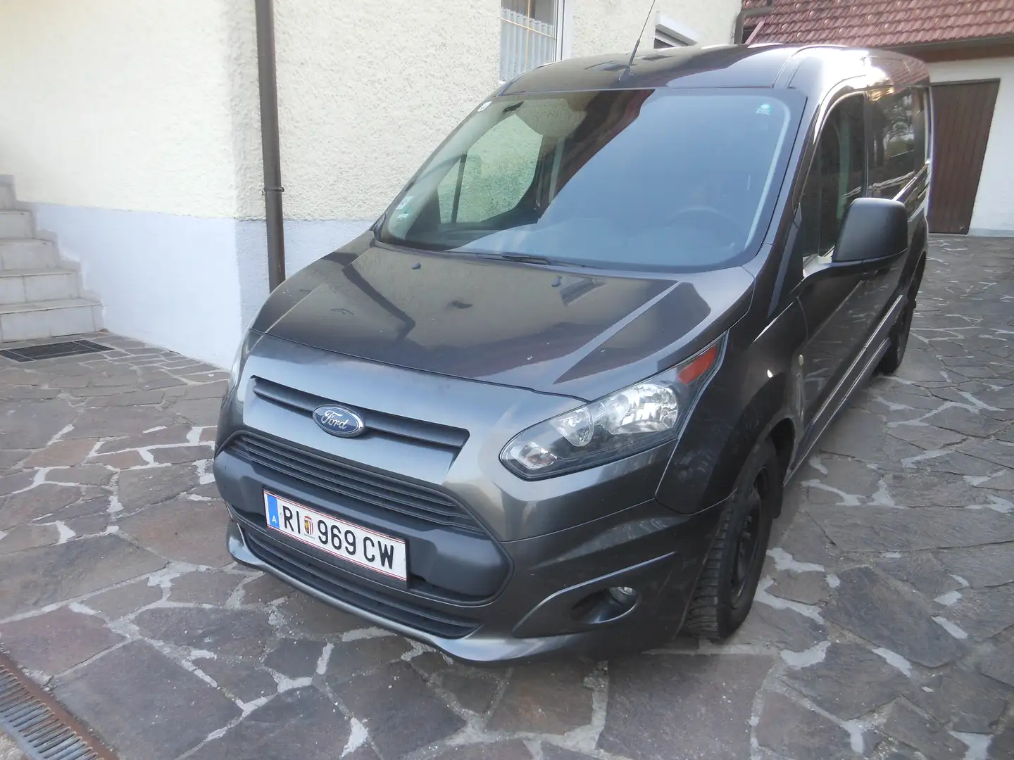 Ford Tourneo Connect Grand Tourneo Connect Trend 1,5 TDCi Start/Stop L2 Trend Start/Stop Grau - 1