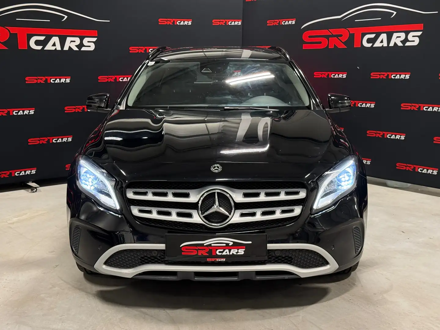Mercedes-Benz GLA 200 GLA 200d CDI Aut. *Navi*Kamera*Leder*Keyless Schwarz - 2