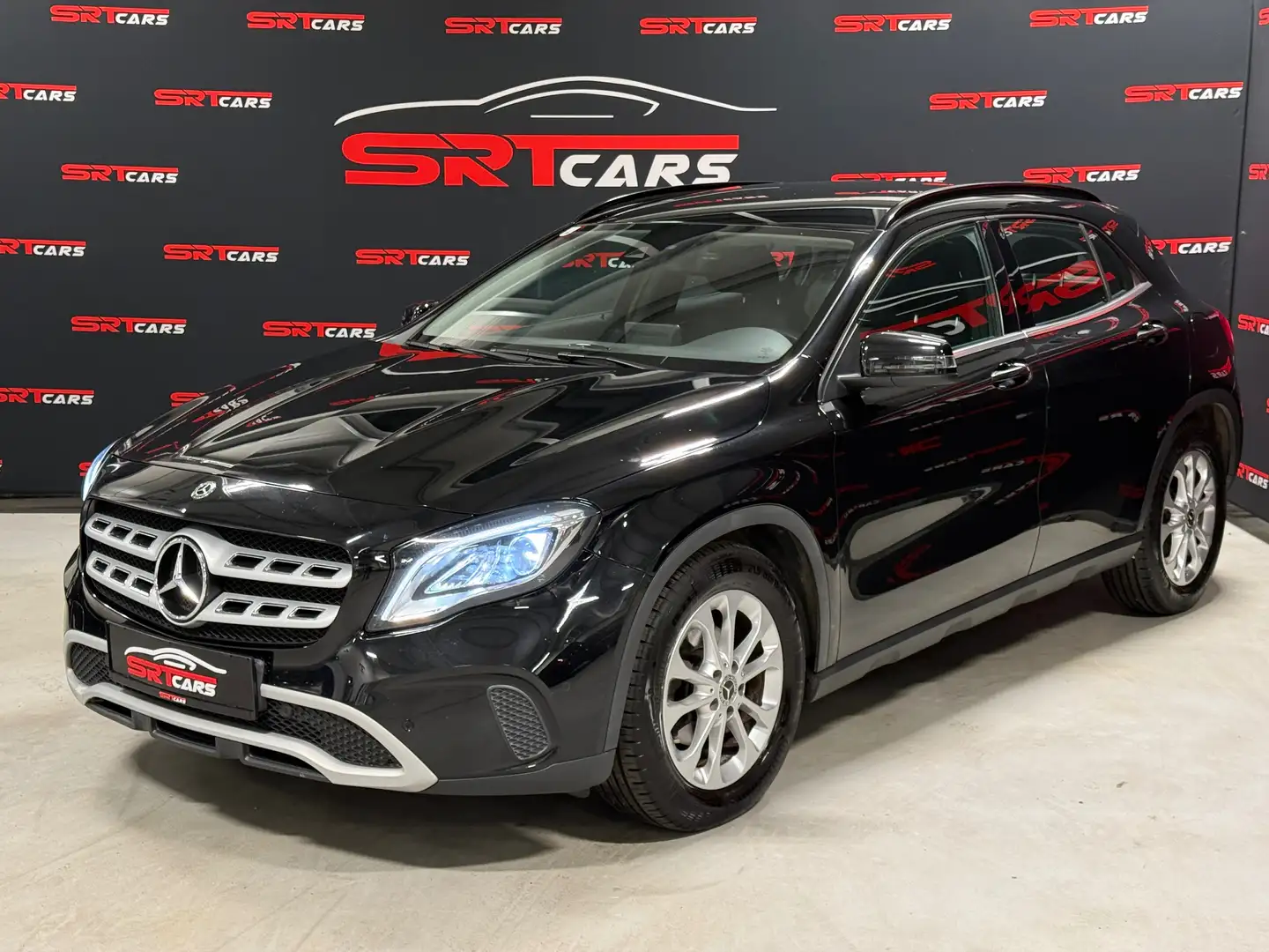 Mercedes-Benz GLA 200 GLA 200d CDI Aut. *Navi*Kamera*Leder*Keyless Schwarz - 1