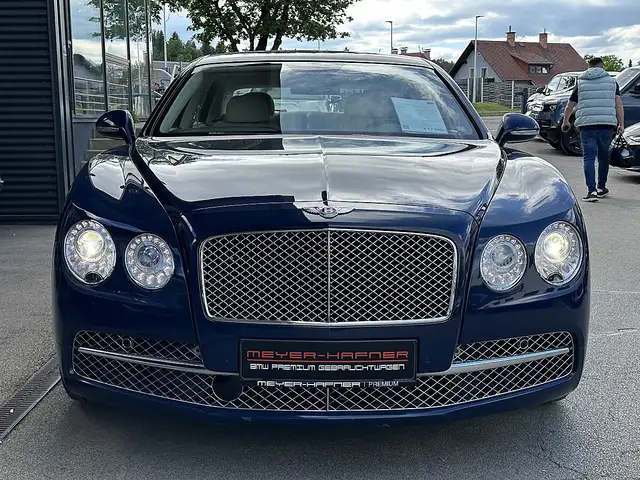 Bentley Flying Spur Continental GT Flying Spur V8, durchgehend bei ... Ansicht 4
