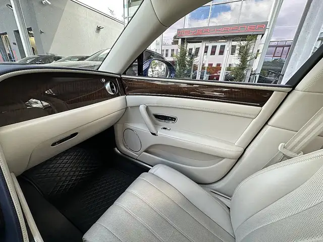 Bentley Flying Spur Continental GT Flying Spur V8, durchgehend bei ... Ansicht 39