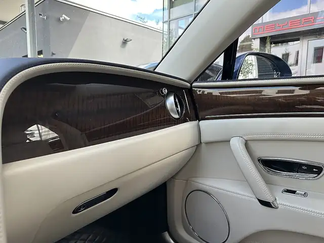 Bentley Flying Spur Continental GT Flying Spur V8, durchgehend bei ... Ansicht 40