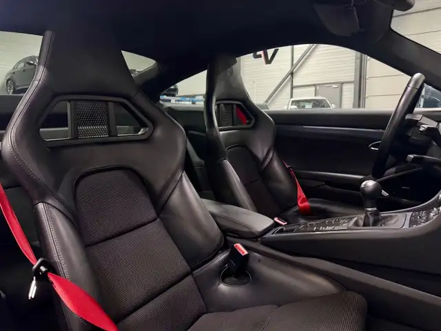 Porsche 991 view 15
