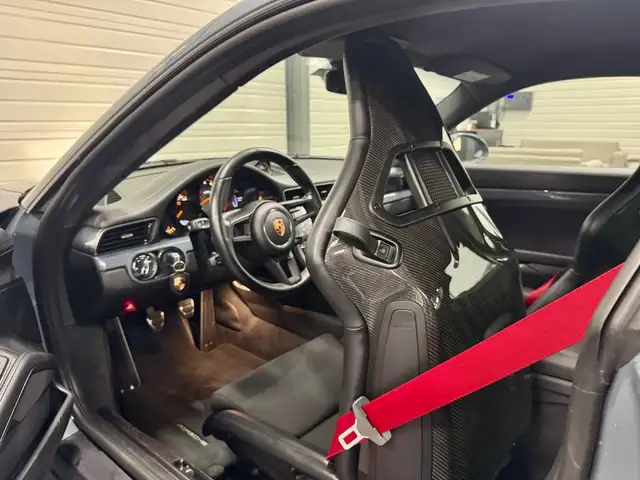 Porsche 991 view 12