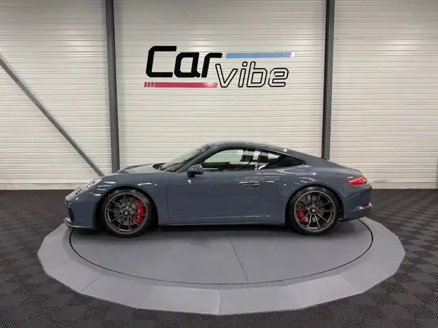 Porsche 991 view 7