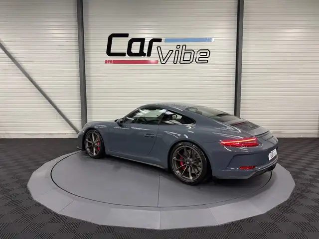 Porsche 991 view 6