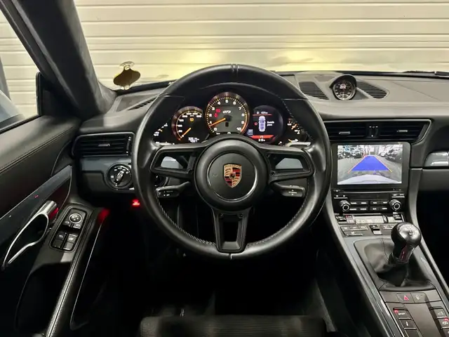 Porsche 991 view 13