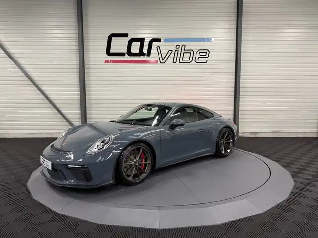 Porsche 991 view 8