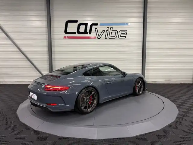 Porsche 991 view 4